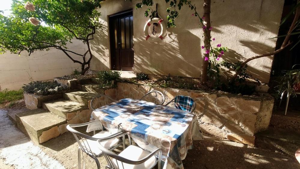 Apartman Dolores Kuciste Extérieur photo